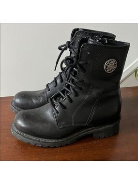 HOST PICK 🏍️Harley-Davidson Black Leather Boots with Silver Medallion